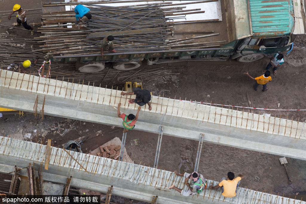 用生命在工作！實拍孟加拉國建筑工人的高危工作