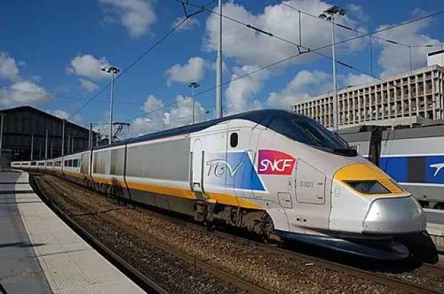 厭倦了國內(nèi)高鐵餐?來看看“別人家的盒飯”長啥樣