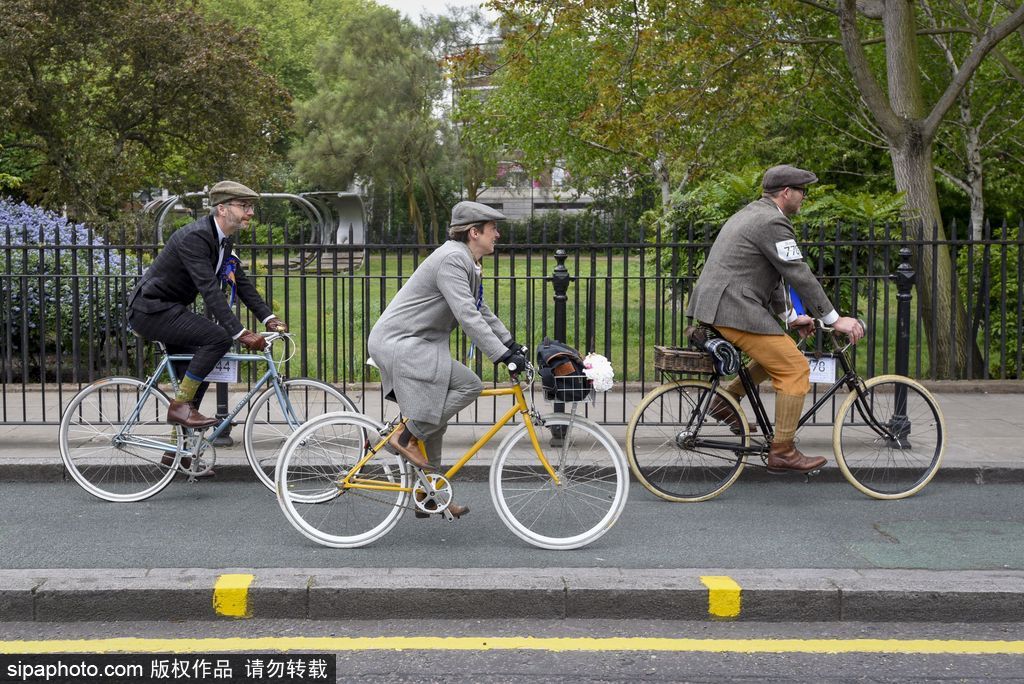 英國舉行復古騎行 粗花呢服裝引領懷舊風潮