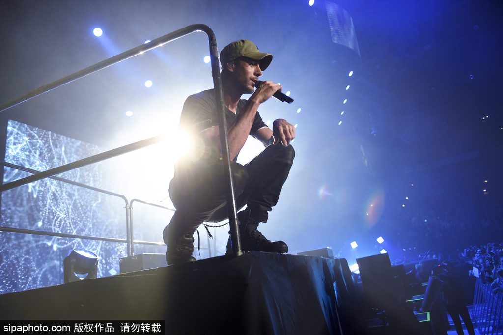 “情歌王子”安立奎演唱會 活力四射hold住全場