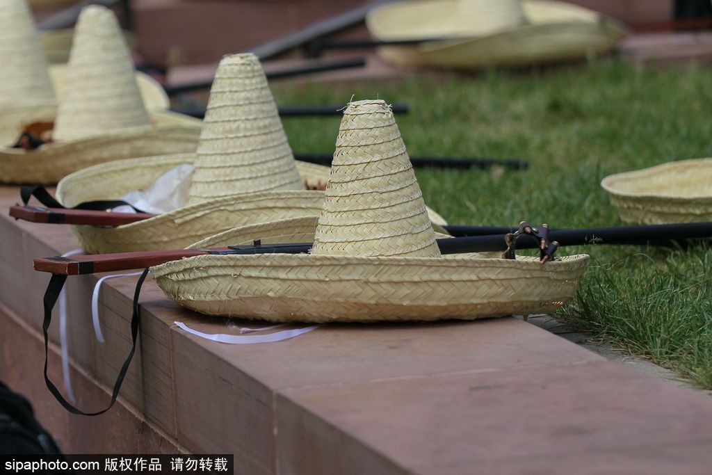 載歌載舞放飛自我 美國丹佛墨西哥裔民眾慶祝五月五日節