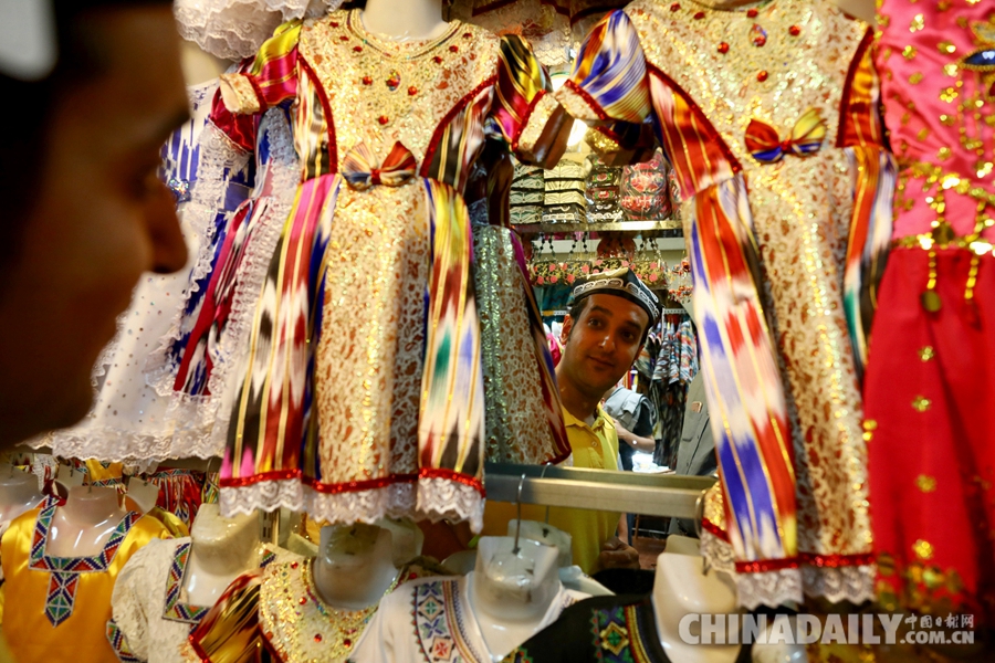 探訪“一帶一路”上的新疆集市 感受大巴扎的民族風情