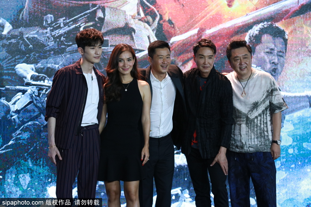 《戰(zhàn)狼2》開吐槽大會 “達(dá)康書記”直指吳京“蹭熱度”