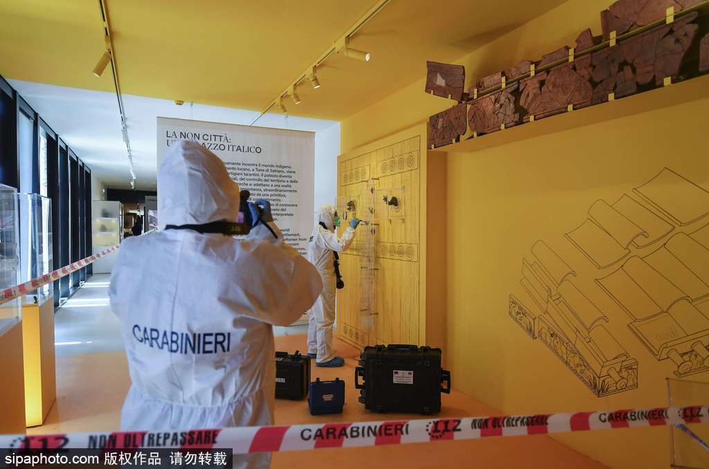 公元前6世紀(jì)龐貝古城文物被盜 調(diào)查人員現(xiàn)場勘查