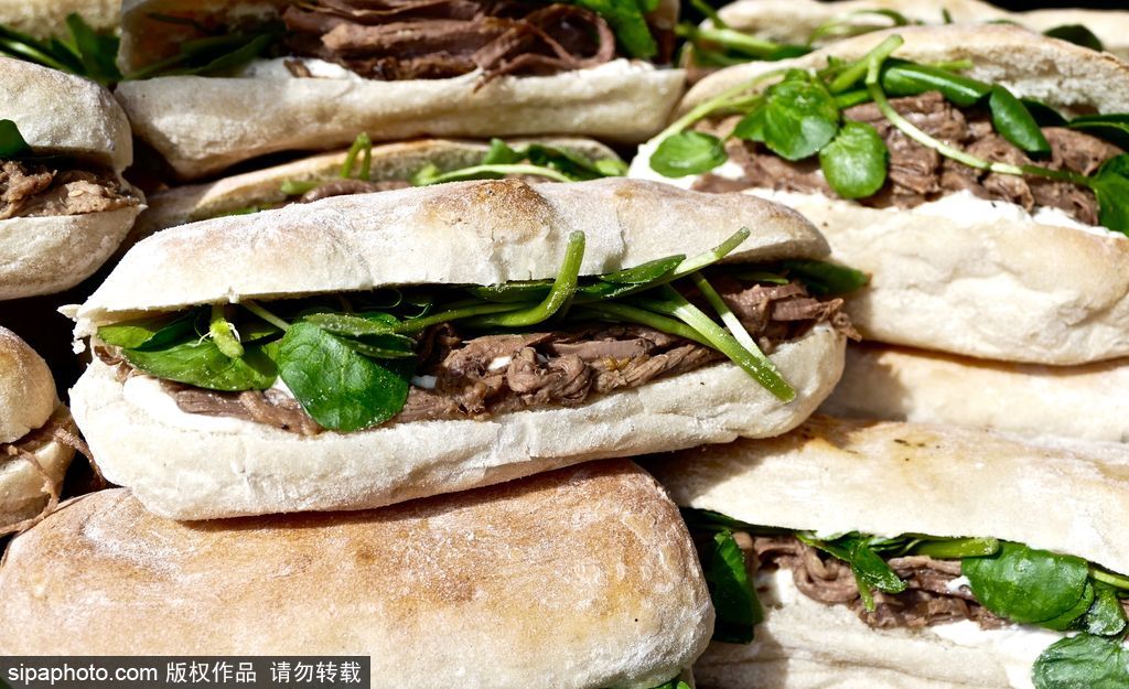 英國豆瓣菜節(jié)來襲 小鎮(zhèn)變綠色蔬菜世界