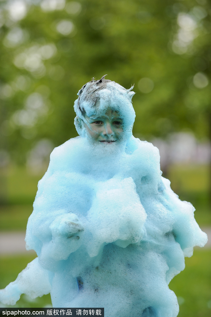 地球上最開心的五公里！英國(guó)泡泡跑歡樂(lè)來(lái)襲嗨翻天