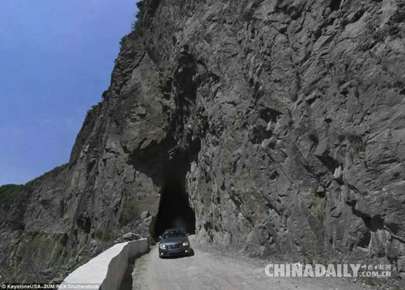 天險(xiǎn)公路成“網(wǎng)紅”（組圖）