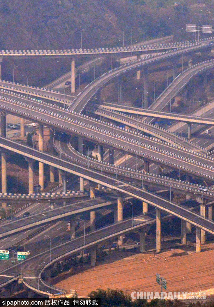 導(dǎo)航看哭車主看暈！重慶最復(fù)雜立交橋壯觀無比