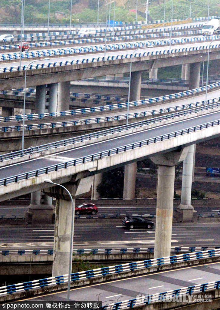 導航看哭車主看暈！重慶最復雜立交橋壯觀無比