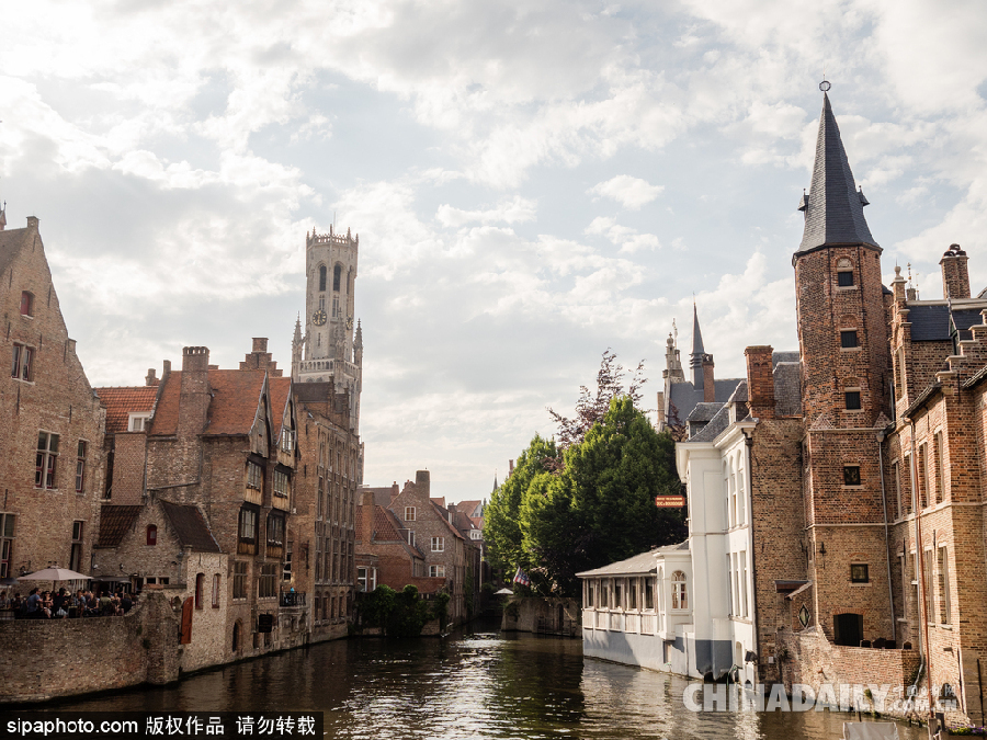 比利時(shí)布魯日迎來(lái)旅游旺季 夏日風(fēng)光清新亮麗