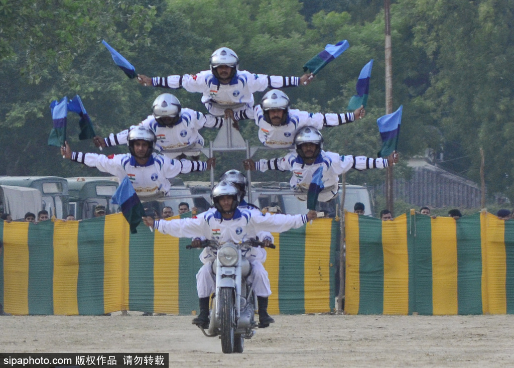 摩托大軍又開掛！印度 “Dare Devils”上演特技表演