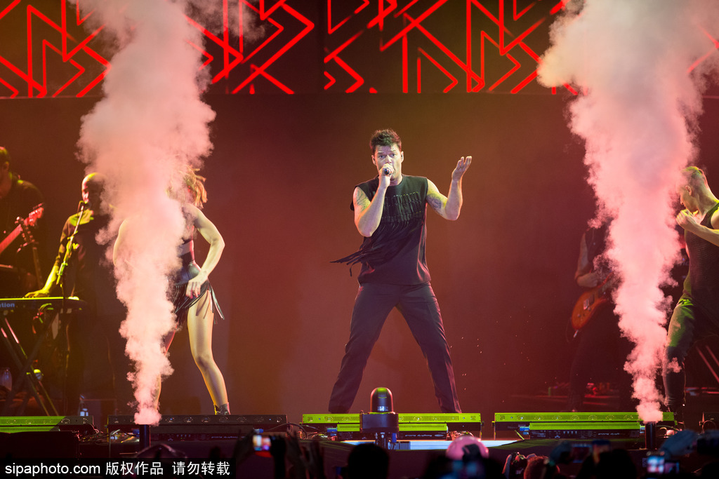 拉丁歌王瑞奇·馬丁西班牙火爆開(kāi)唱彰顯個(gè)人魅力