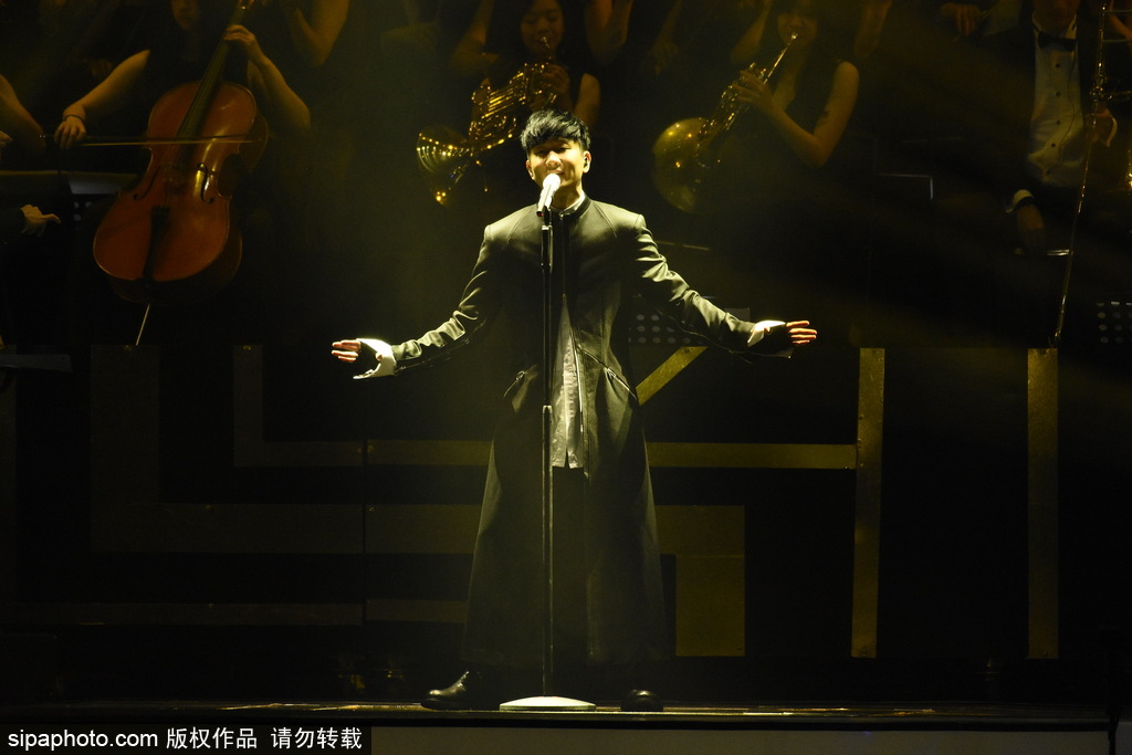 2017 hito流行音樂(lè)獎(jiǎng)?lì)C獎(jiǎng)禮：林俊杰黑衣登臺(tái)深情獻(xiàn)唱