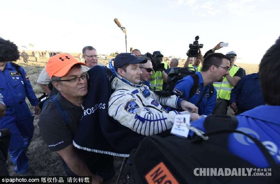 歐洲航天局宇航員結(jié)束太空任務(wù) 順利降落哈薩克斯坦