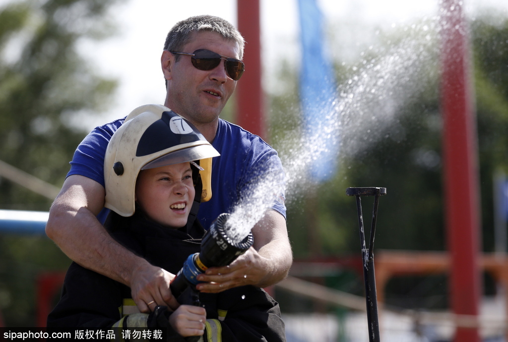 戰斗民族萌娃不簡單 俄羅斯緊急情況部組織兒童夏令營