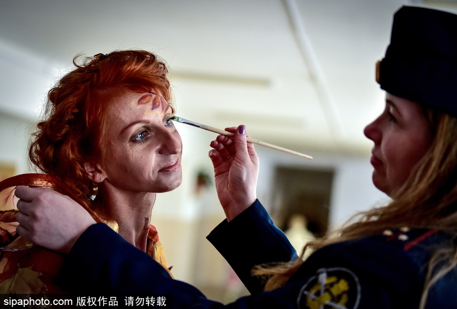 不輸超模！俄羅斯女子監獄舉行時裝秀