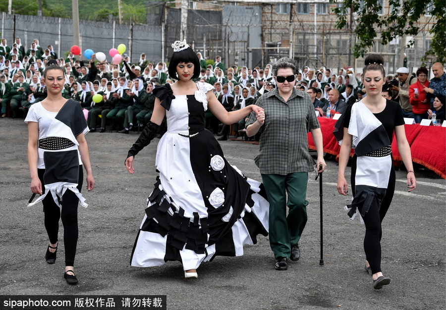 不輸超模！俄羅斯女子監(jiān)獄舉行時(shí)裝秀