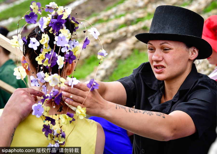 不輸超模！俄羅斯女子監(jiān)獄舉行時(shí)裝秀