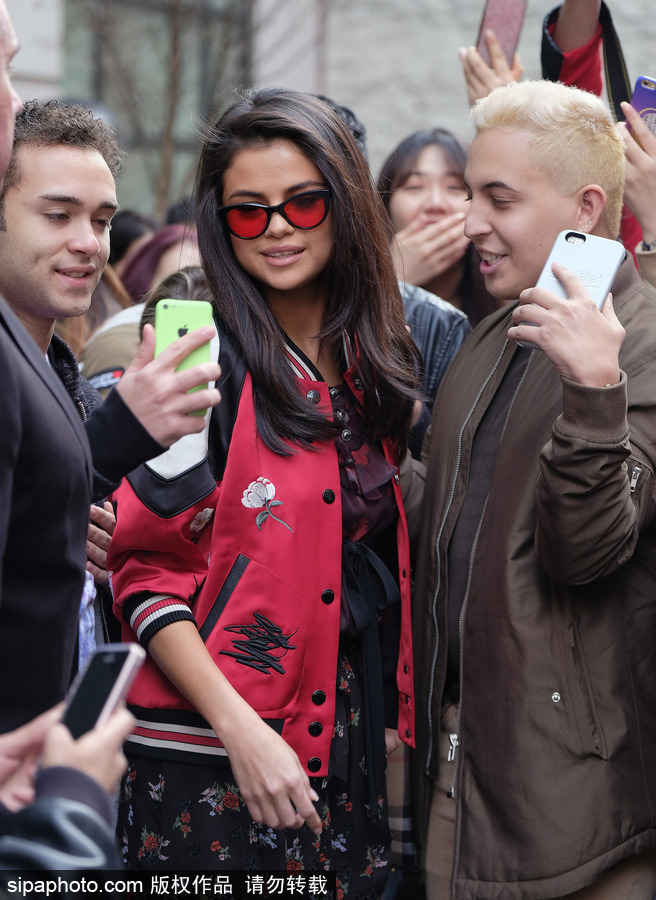 這個夏天想玩高逼格 就入手個彩色墨鏡吧！