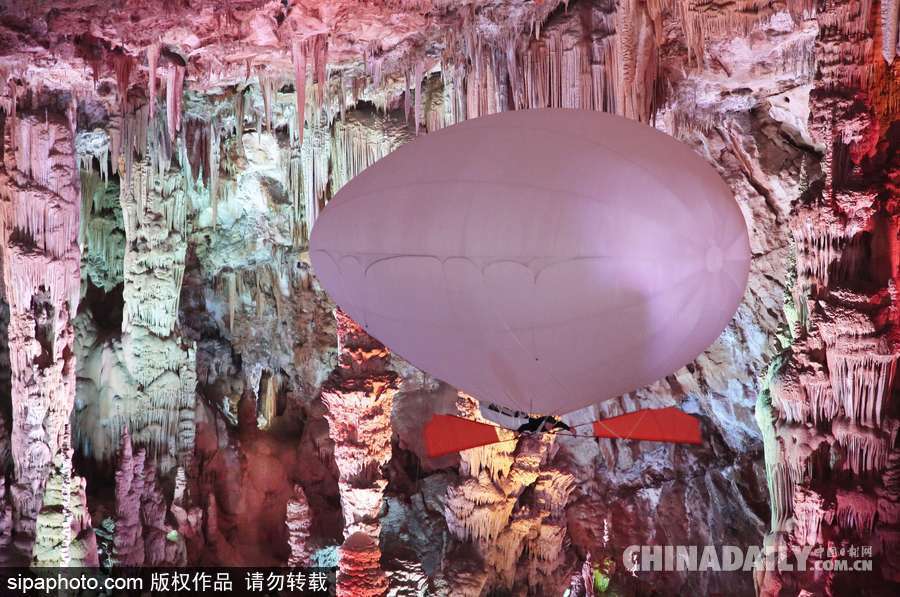 法國科學家研發新式飛艇 可在巖洞內自由滑翔