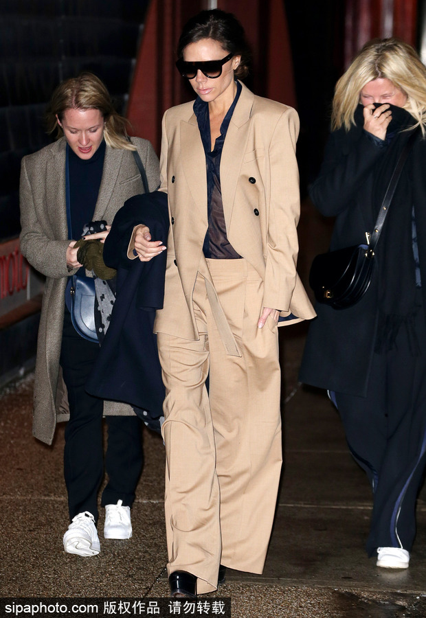 如何打造時(shí)髦上班路？“闊腿褲終結(jié)者”貝嫂告訴你