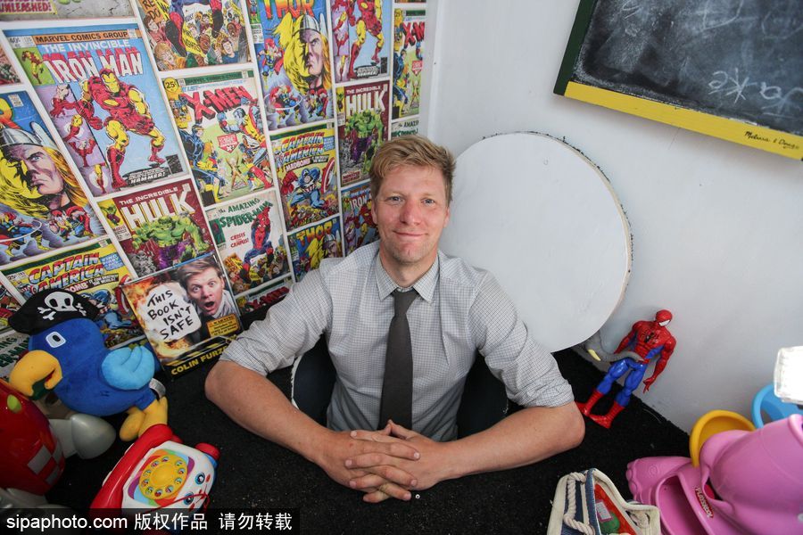 英國奇葩發明家打造世界首座海灘地下小屋