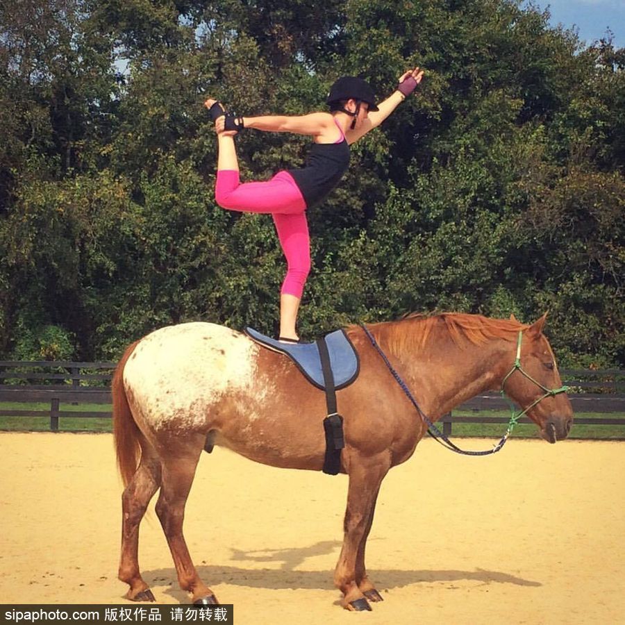 請收下我的膝蓋!國際瑜伽日盤點全球超牛瑜伽大神