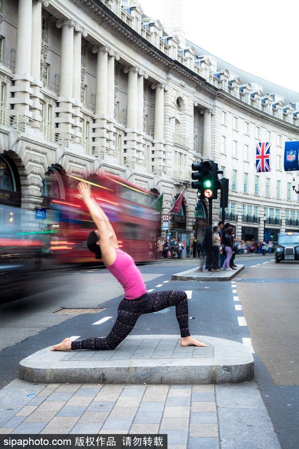 請收下我的膝蓋！國際瑜伽日盤點(diǎn)全球超牛瑜伽大神