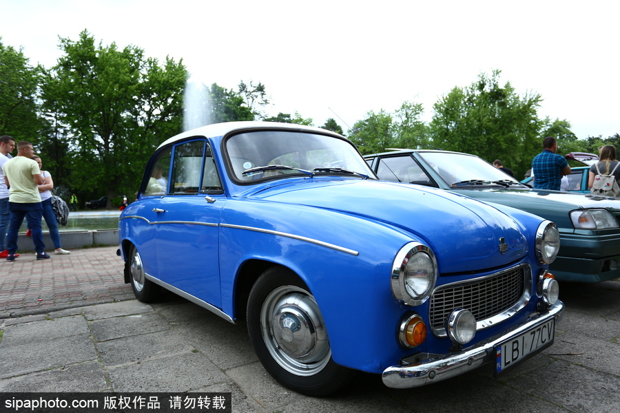 波蘭舉行復古車展 細數經典老爺車停留的歲月