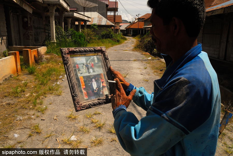 心態(tài)好！錫納朋火山熔巖量持續(xù)增加 居民淡然生活