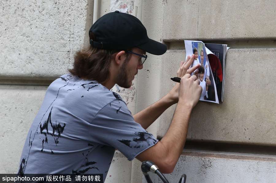 2017巴黎高定時裝周秋冬：席琳·迪翁帥氣大兒子出街人氣高漲 簽名全家福照片畫面感人