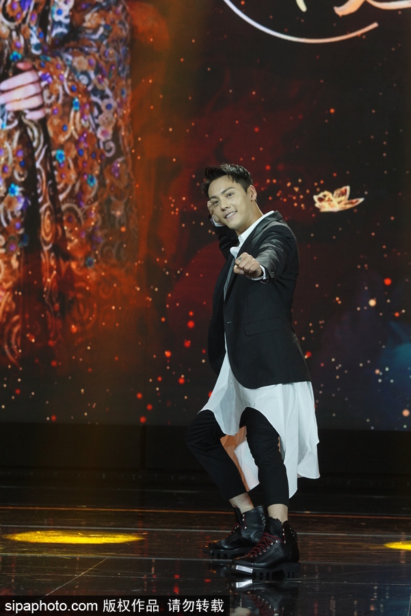 電視劇《醉玲瓏》開播盛典 劉詩詩優雅亮相陳偉霆現場耍寶