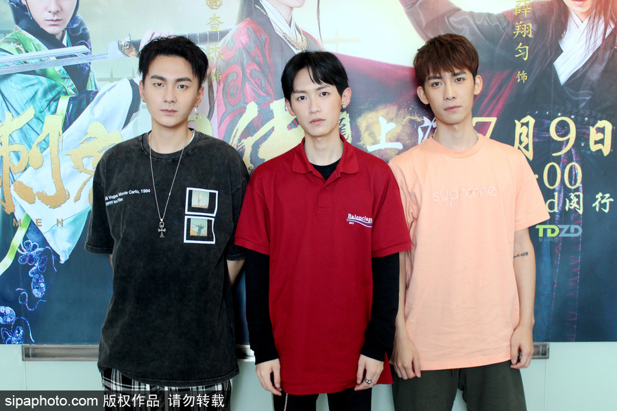 《刺客列傳》寫真書上海簽售 查杰、薛翔勻、劉彤現身與粉絲親密互動