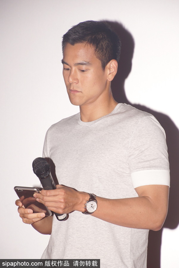 彭于晏出席電影《悟空傳》見面會 頻做鬼臉與粉絲互動顯親和