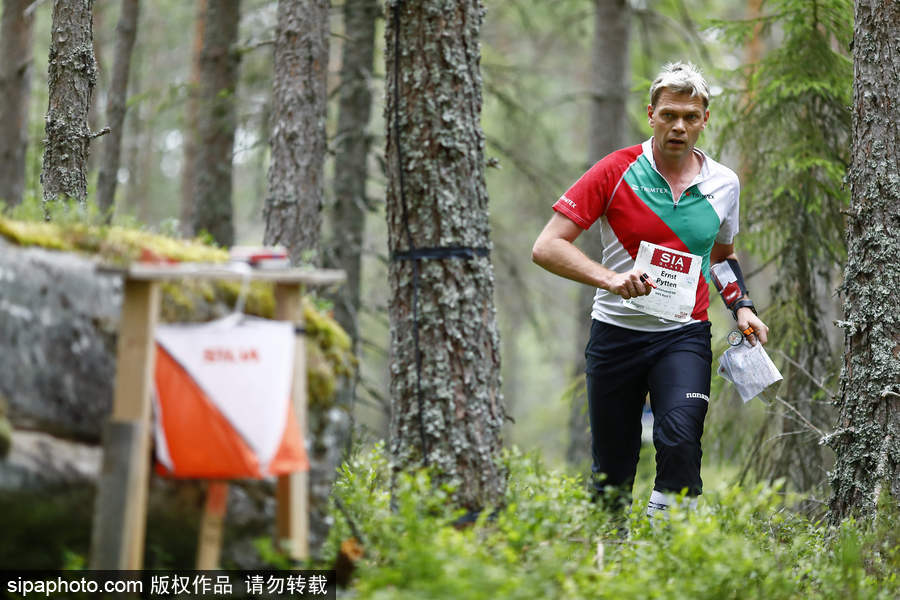 瑞典五日定向越野賽精彩開幕 男女老少齊上陣挑戰耐力極限