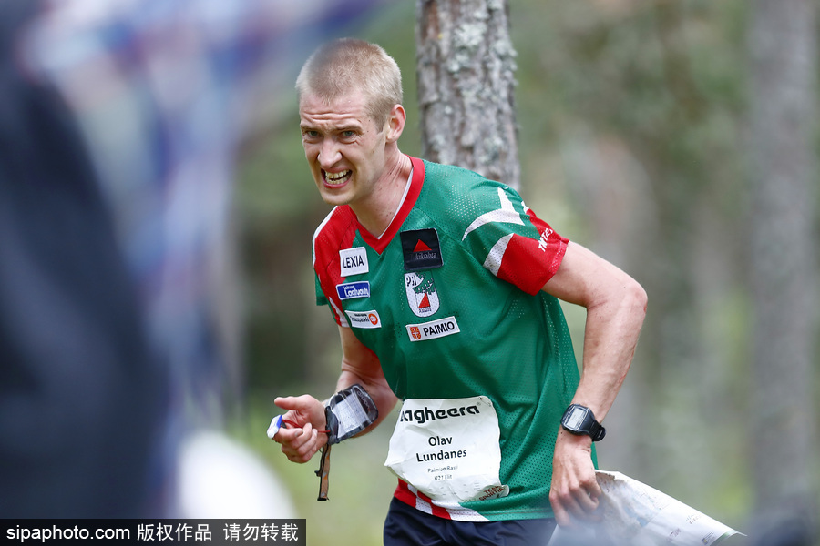 瑞典五日定向越野賽精彩開幕 男女老少齊上陣挑戰耐力極限