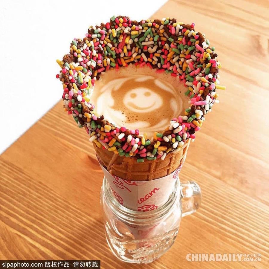 來一杯脆皮咖啡！東京一咖啡店標新立異推出能喝的“甜筒”