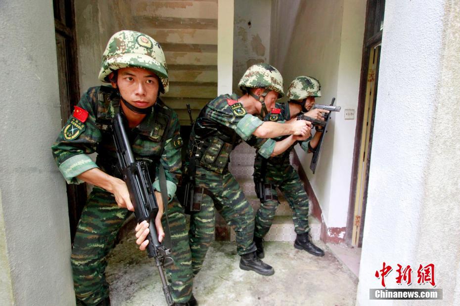 浙江開(kāi)展“武警+特警”聯(lián)合反恐特戰(zhàn)訓(xùn)練