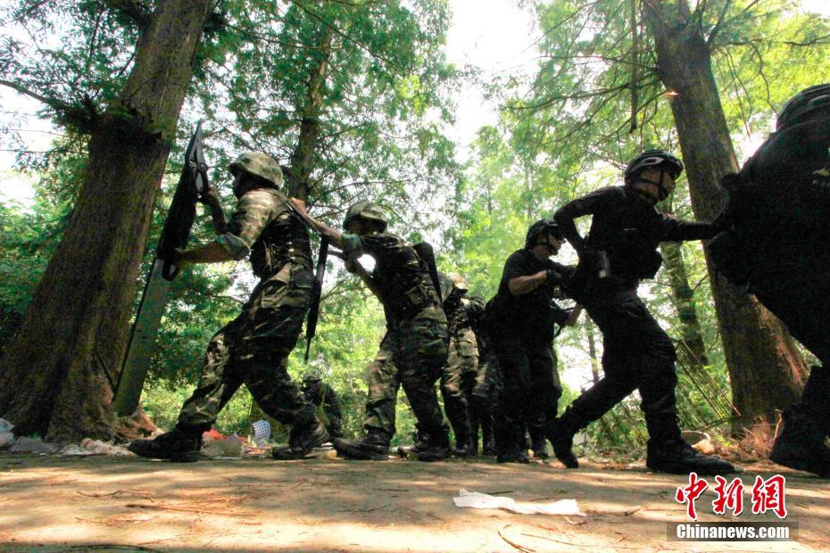 浙江開展“武警+特警”聯合反恐特戰訓練