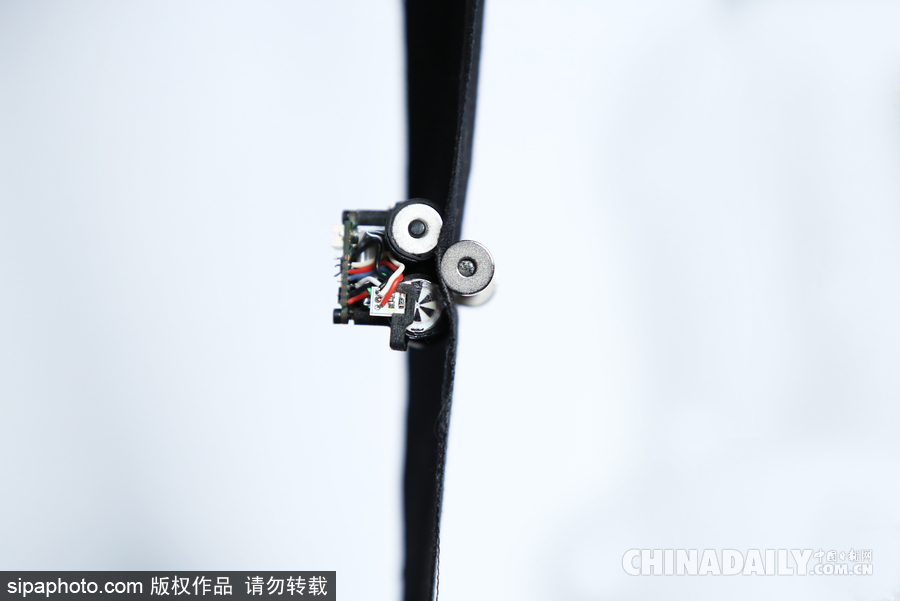 未來衣物概念？ 微型機器人打造可移動服飾