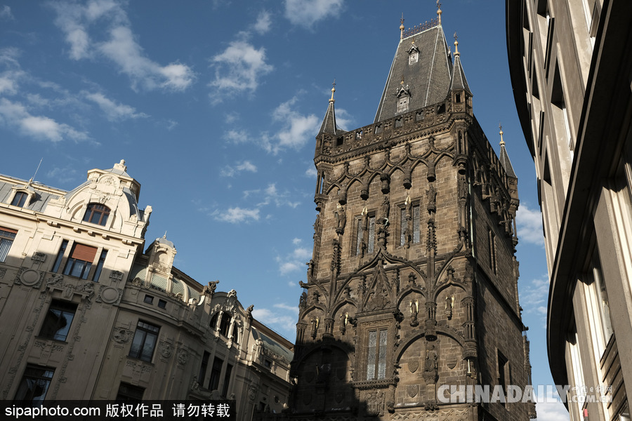 走進捷克布拉格舊城廣場 巴洛克式建筑別具風情