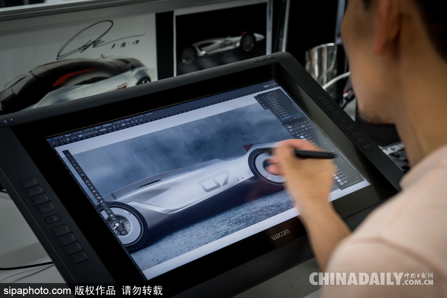 現代與復古的結合 純電動賽車懷舊外型炫酷十足