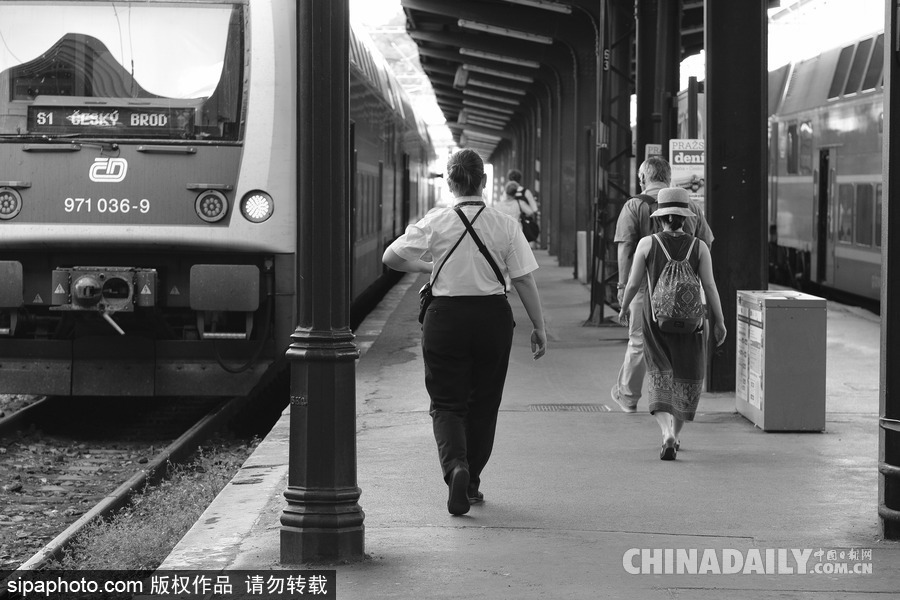 黑白記錄 捷克布拉格蒸汽火車時(shí)代第一座火車站