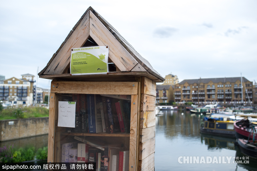讓知識“流動”起來 英國倫敦街頭現書籍交換小屋