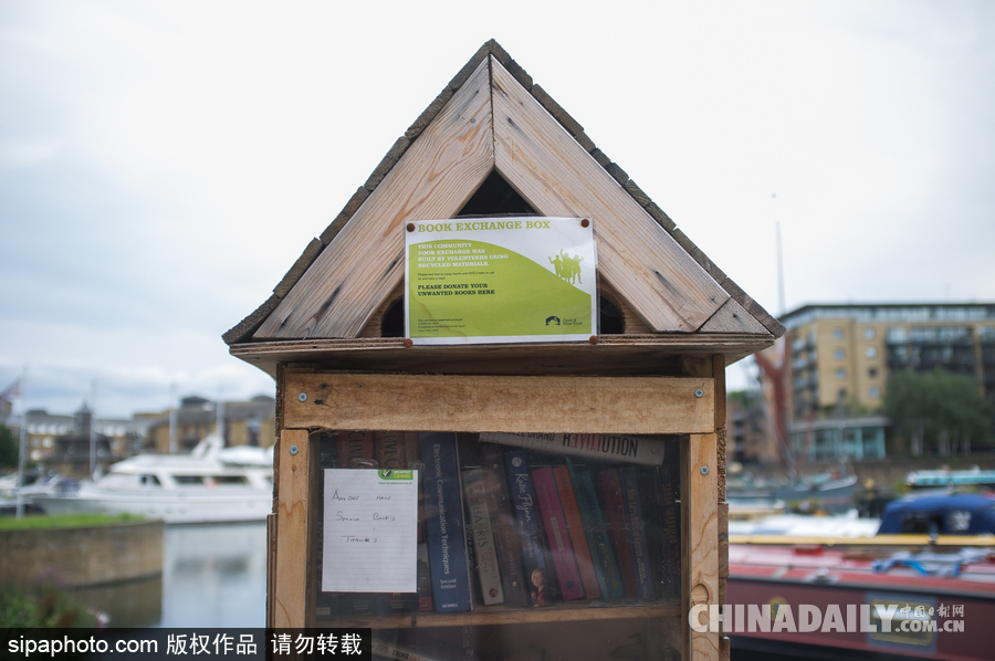讓知識“流動”起來 英國倫敦街頭現書籍交換小屋