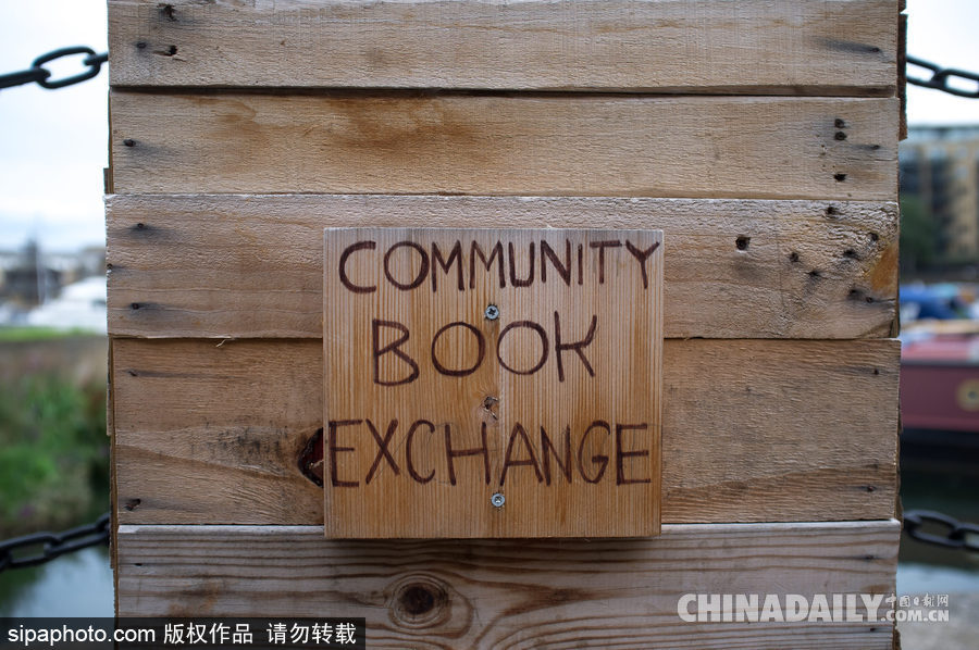 讓知識“流動”起來 英國倫敦街頭現(xiàn)書籍交換小屋
