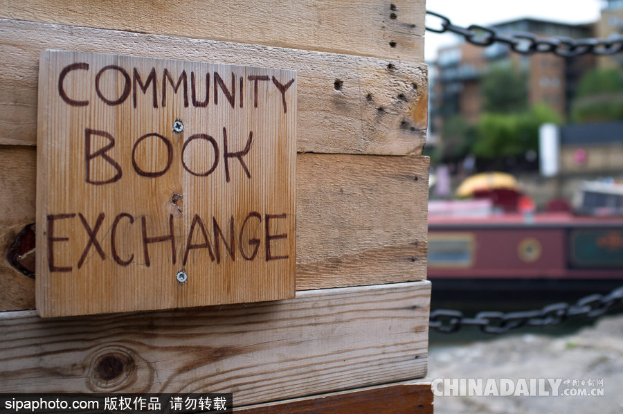 讓知識“流動”起來 英國倫敦街頭現(xiàn)書籍交換小屋