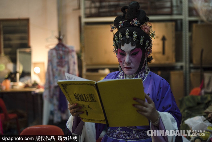 馬來(lái)西亞上演中國(guó)傳統(tǒng)戲劇表演 充滿濃郁中國(guó)風(fēng)情