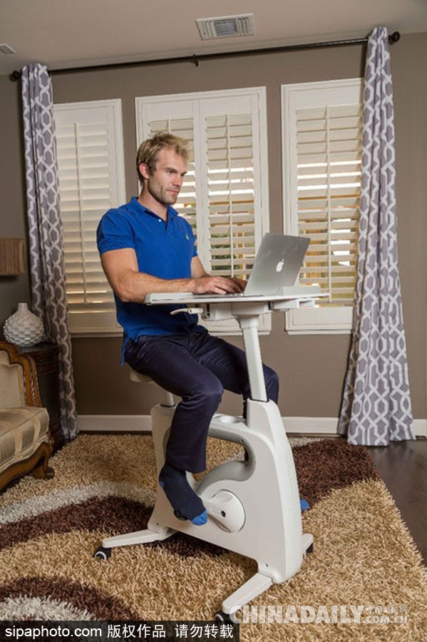 工作健身兩不誤！站立式書(shū)桌與單車(chē)完美結(jié)合