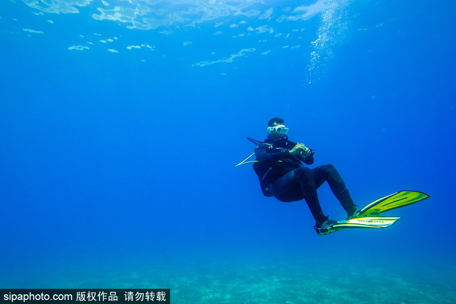 感受地中海水下“神秘世界” 土耳其凱梅爾海邊潛水